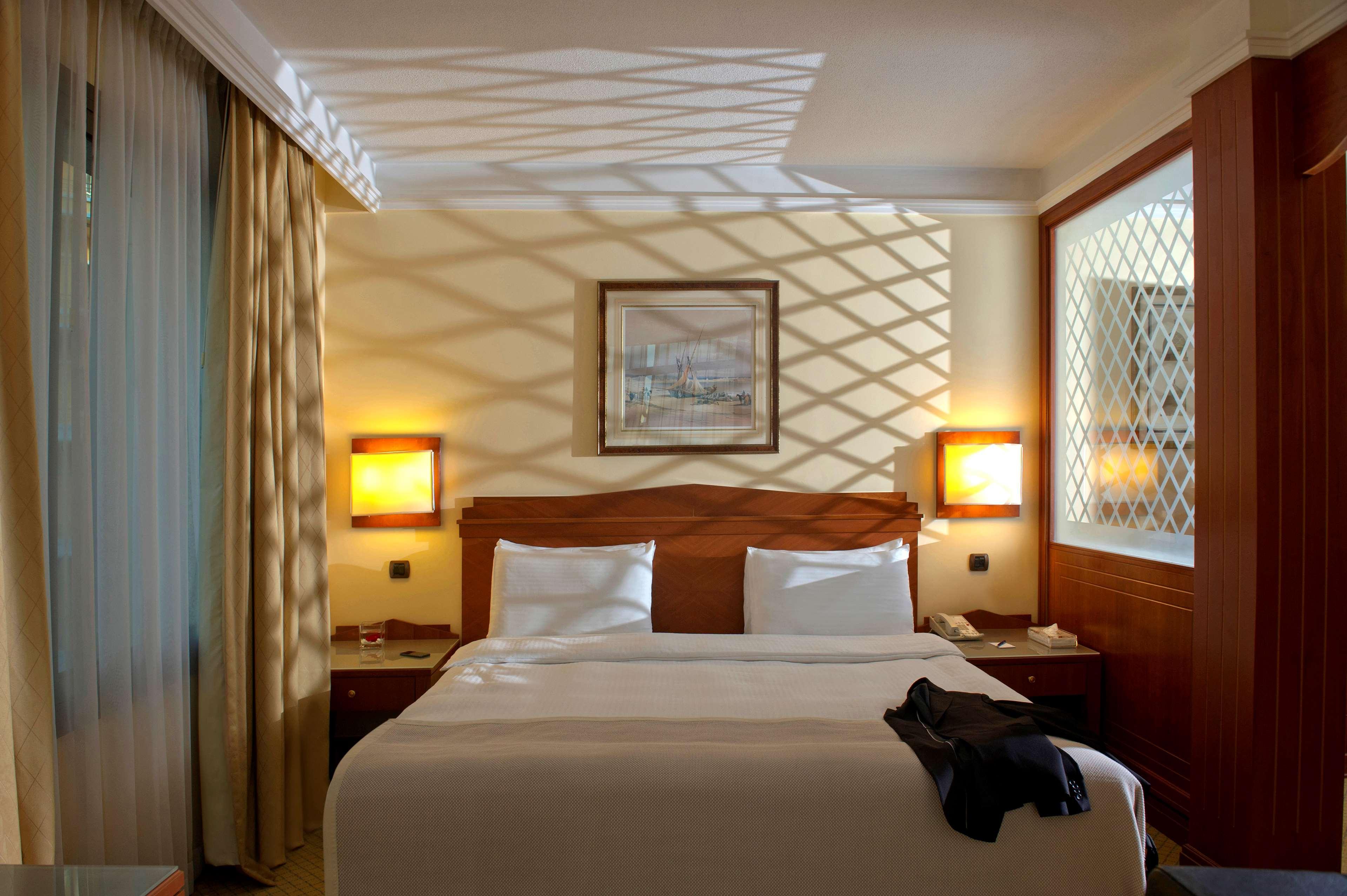Radisson Blu Martinez Beirut Hotel Kültér fotó A room at the hotel