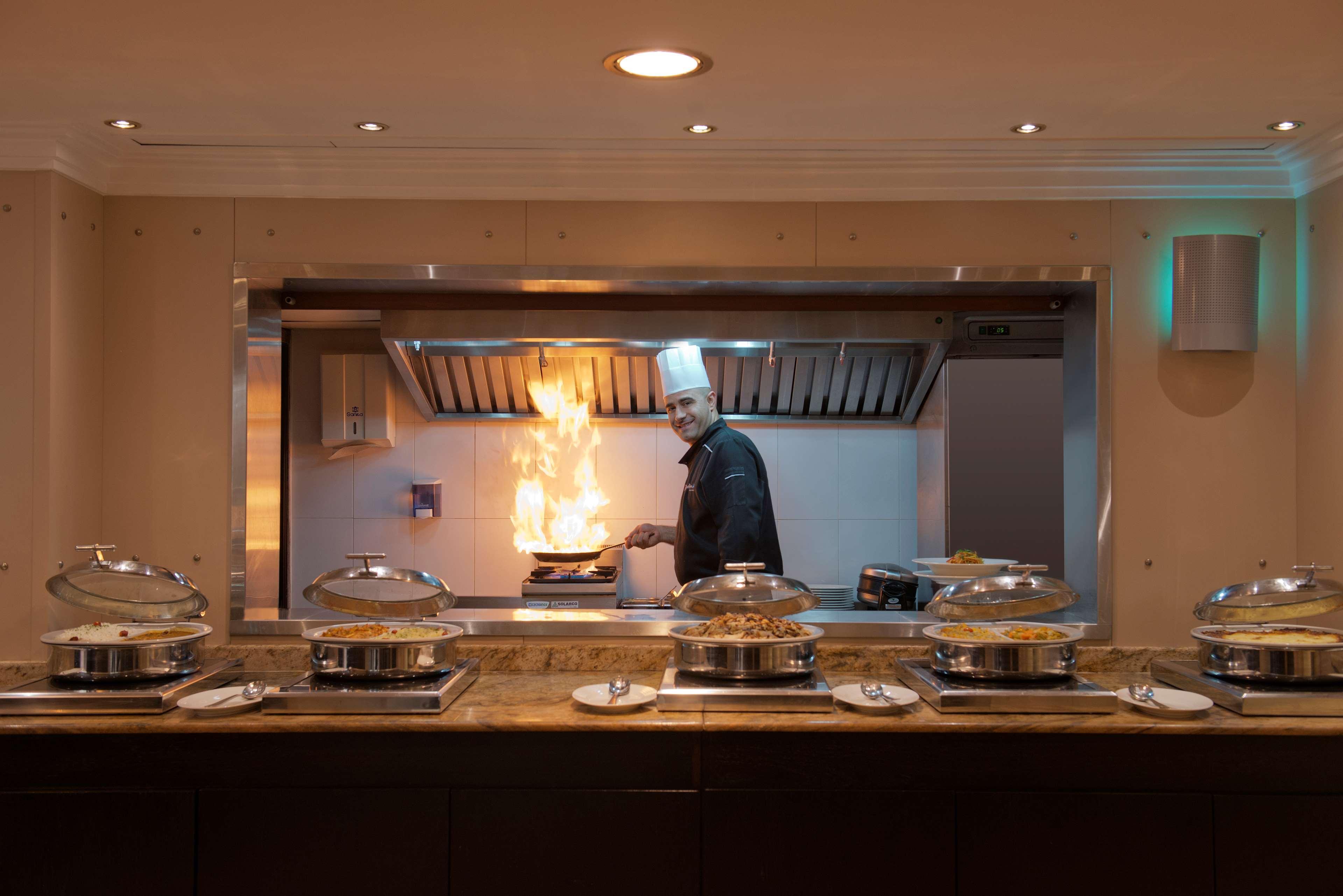 Radisson Blu Martinez Beirut Hotel Kültér fotó A live kitchen at a hotel