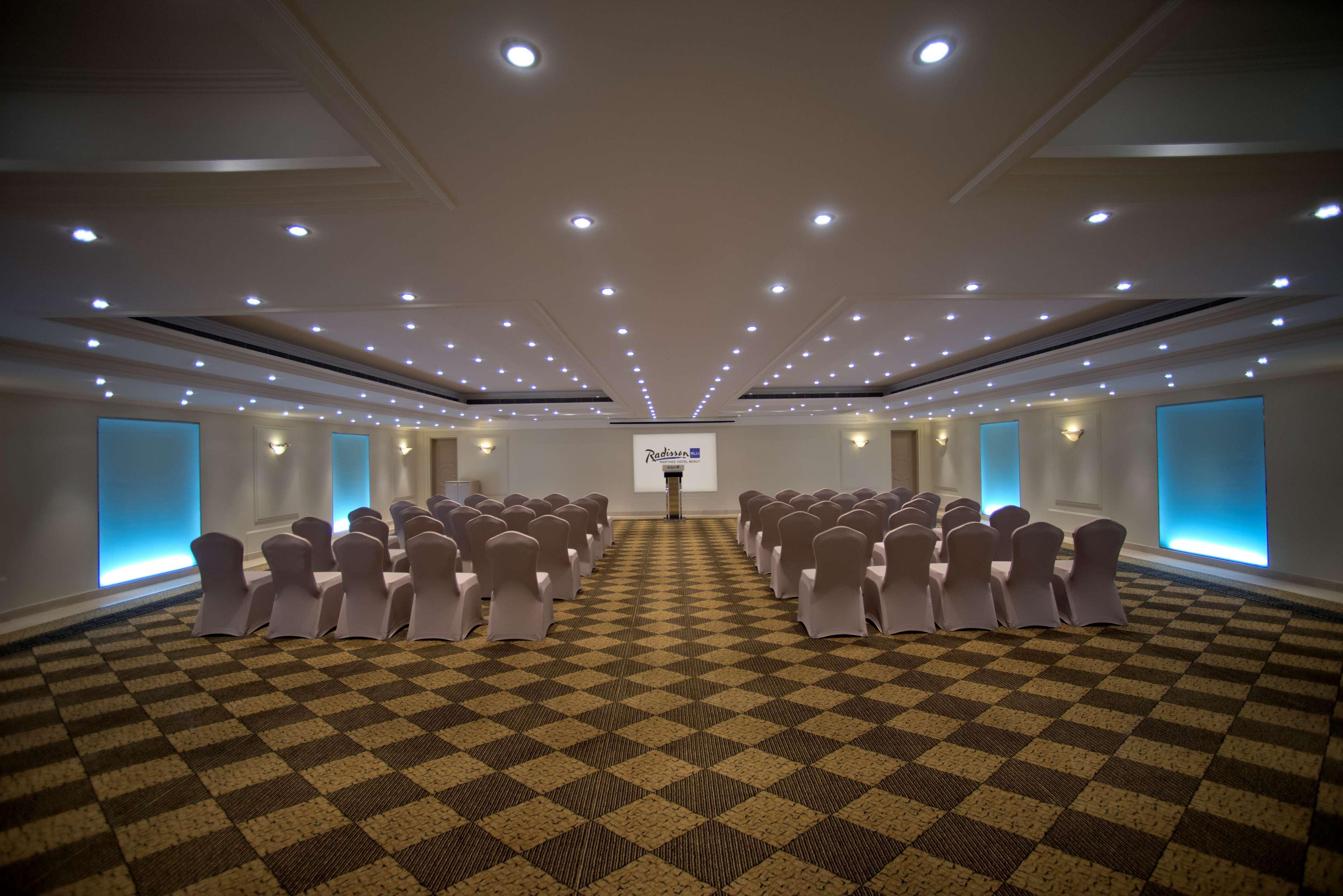Radisson Blu Martinez Beirut Hotel Kültér fotó The ballroom at the hotel