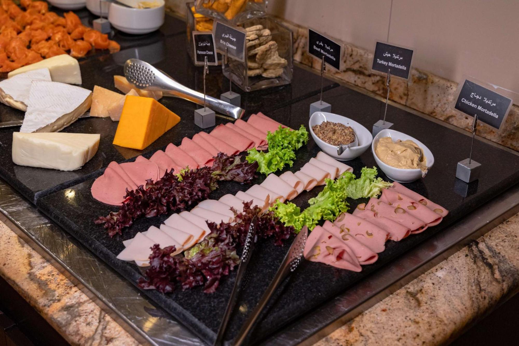 Radisson Blu Martinez Beirut Hotel Kültér fotó A selection of cold cuts