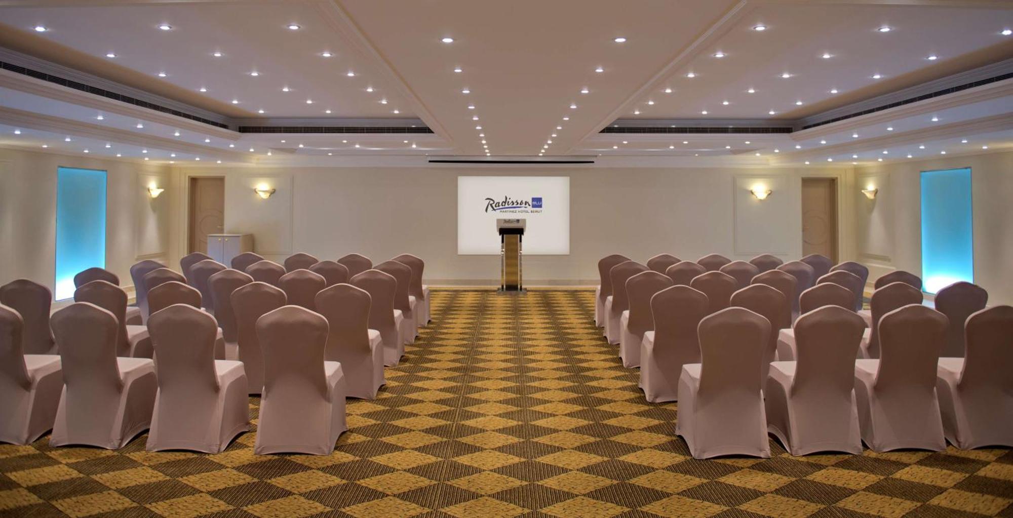 Radisson Blu Martinez Beirut Hotel Kültér fotó The ballroom