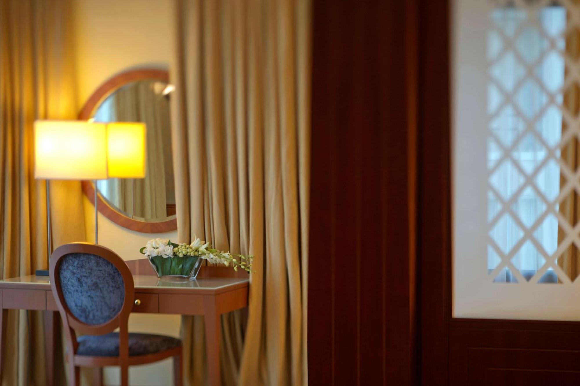 Radisson Blu Martinez Beirut Hotel Kültér fotó A room at the hotel