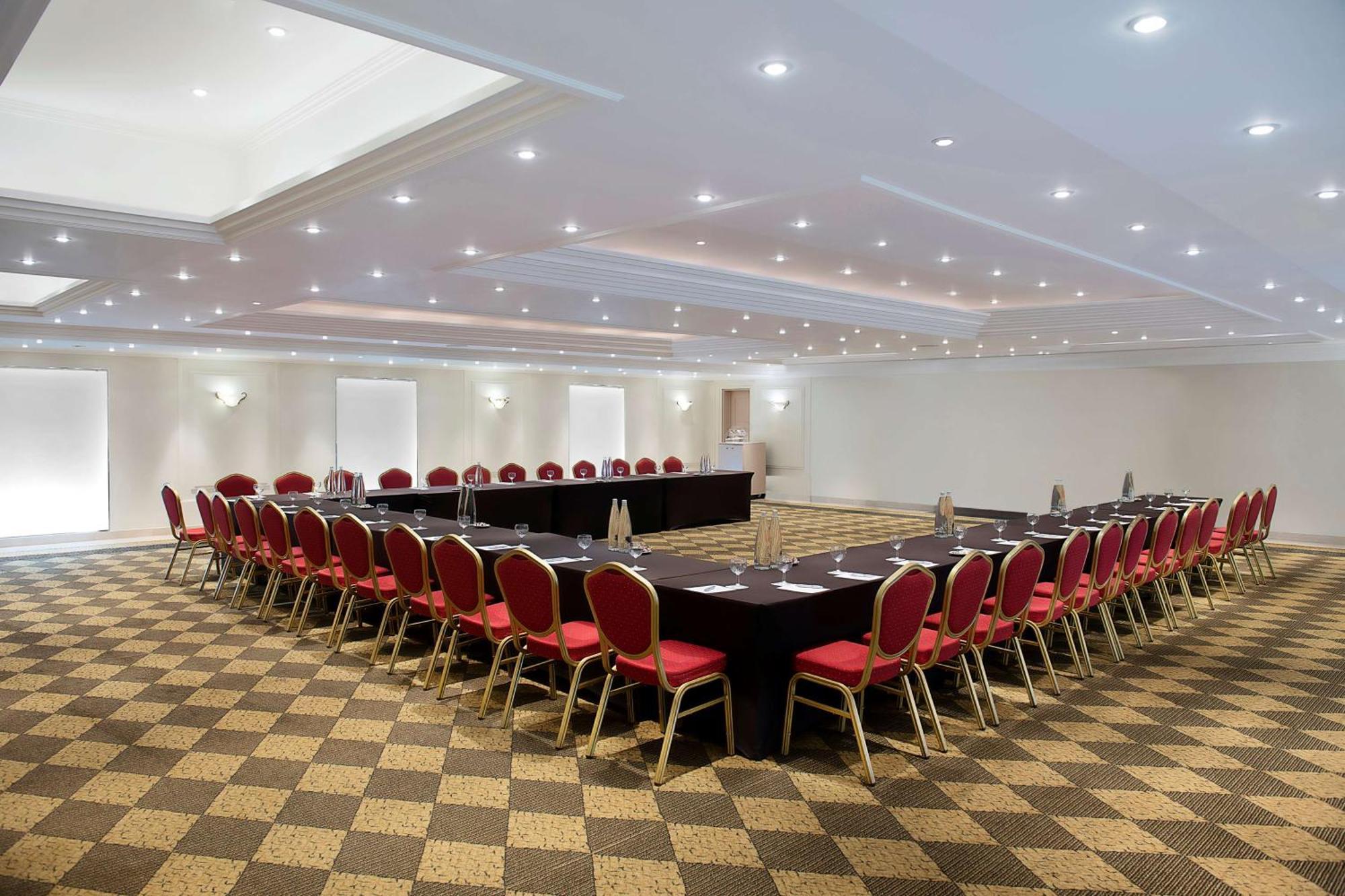 Radisson Blu Martinez Beirut Hotel Kültér fotó Meeting room