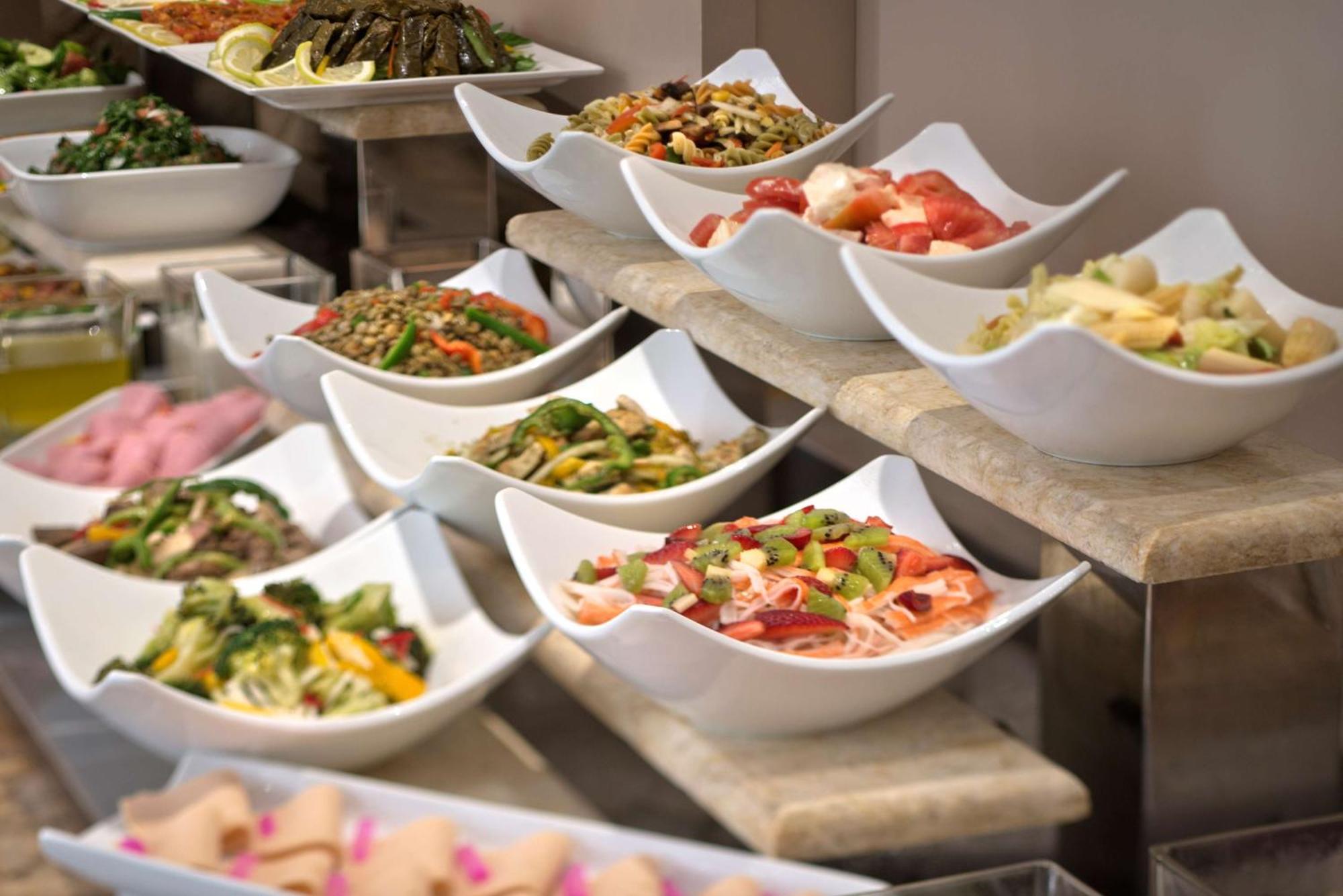 Radisson Blu Martinez Beirut Hotel Kültér fotó A selection of salads
