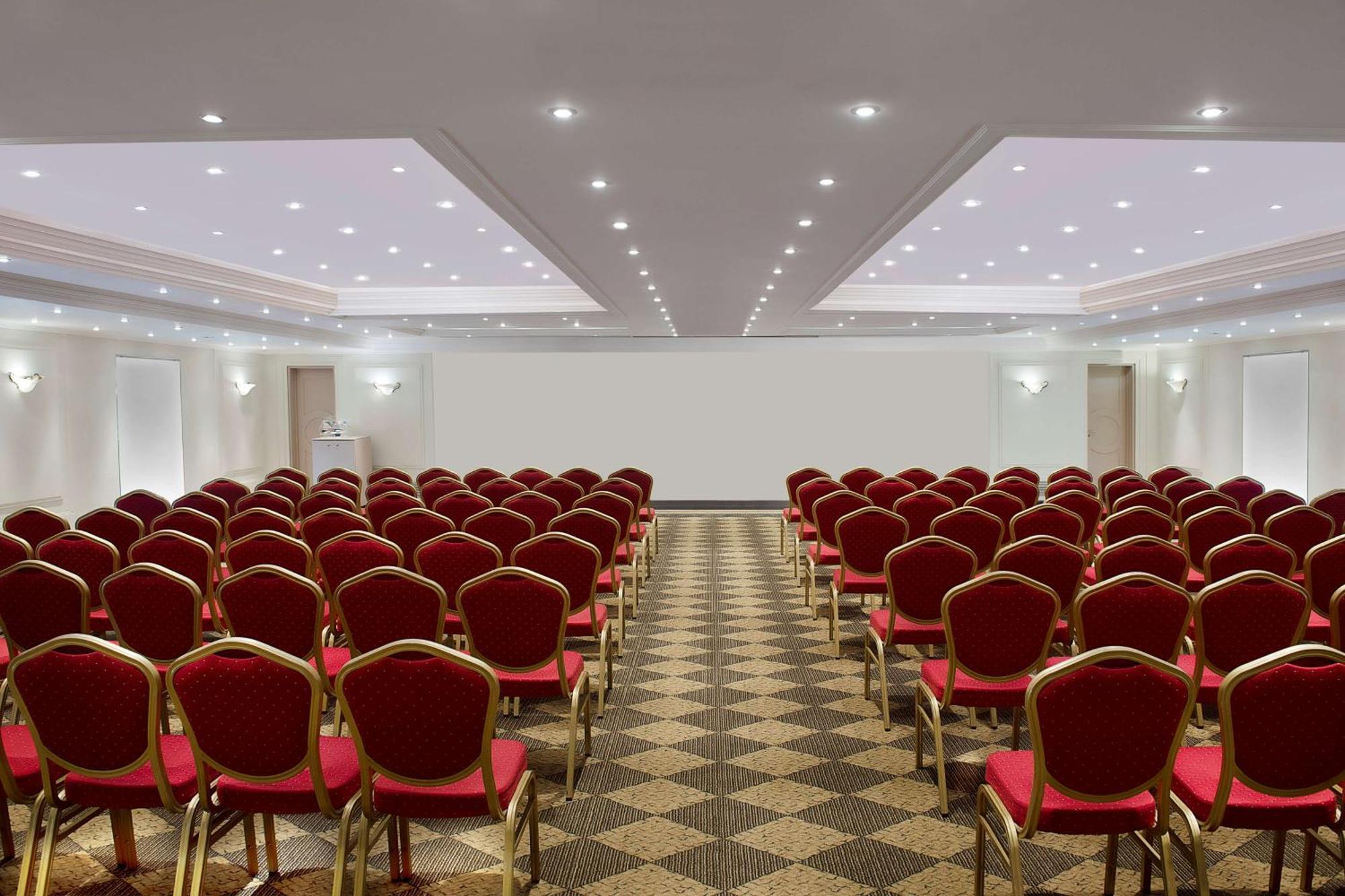 Radisson Blu Martinez Beirut Hotel Kültér fotó The ballroom
