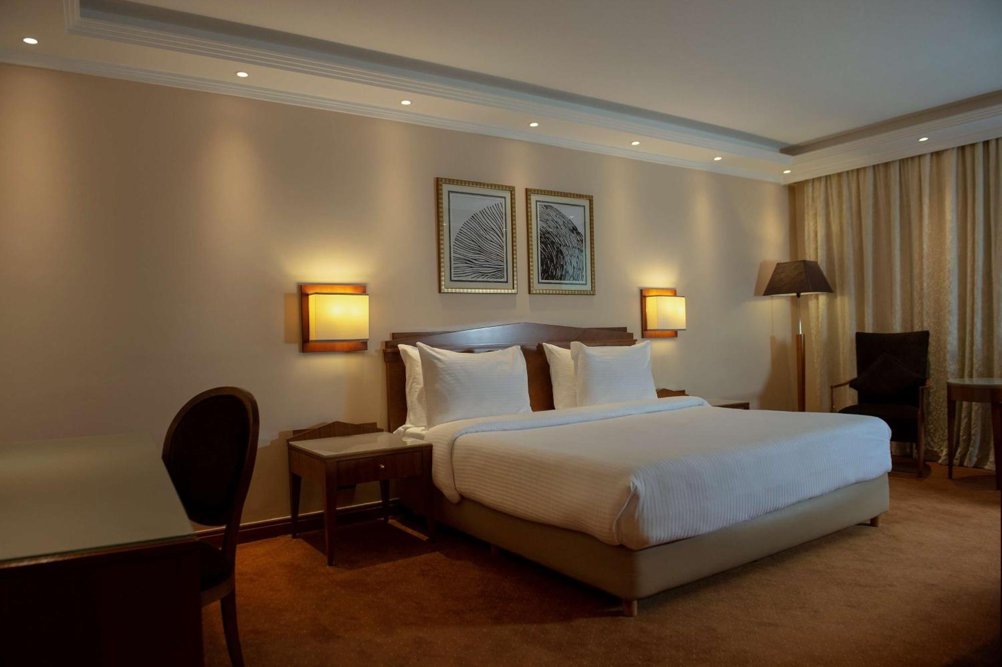 Radisson Blu Martinez Beirut Hotel Kültér fotó A room at the hotel