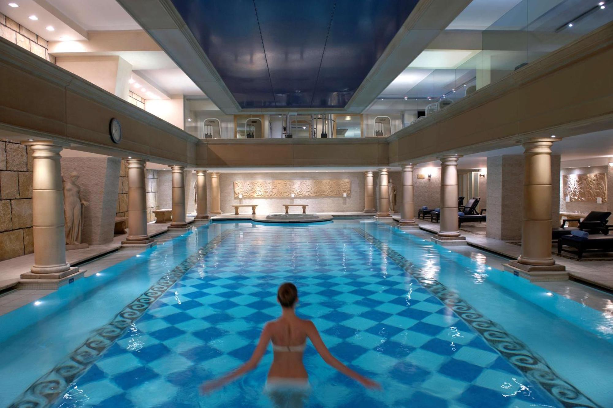 Radisson Blu Martinez Beirut Hotel Kültér fotó The pool at the Four Seasons Hotel, Istanbul