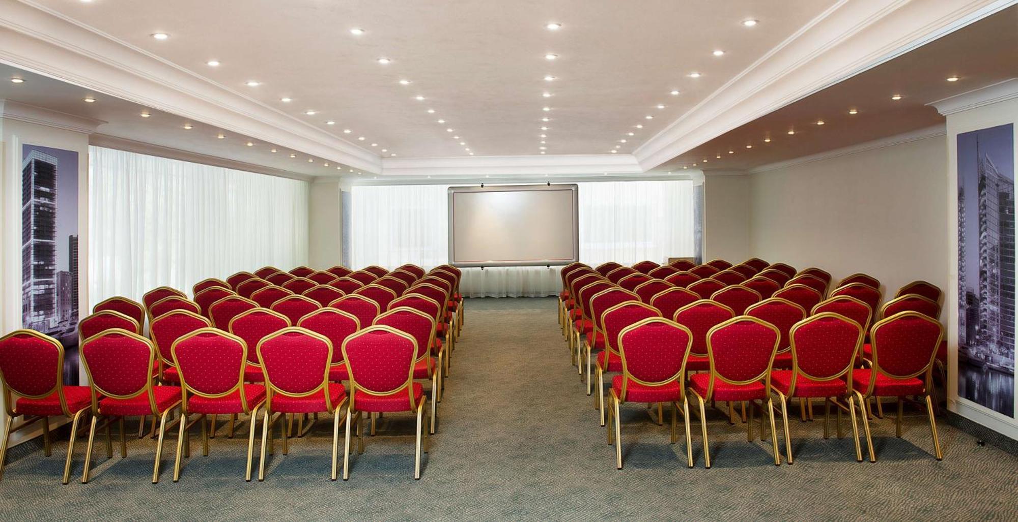 Radisson Blu Martinez Beirut Hotel Kültér fotó A typical conference room