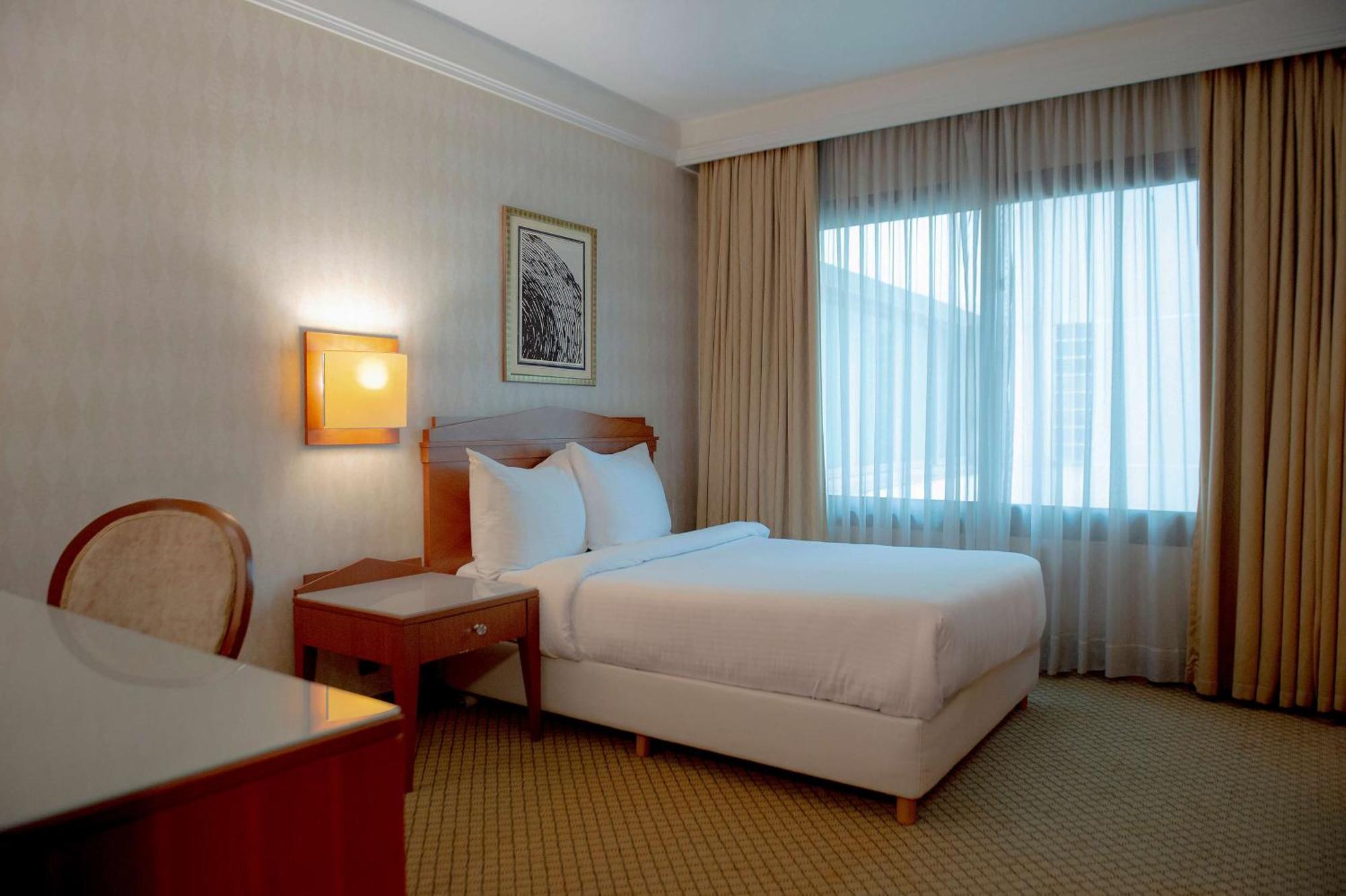 Radisson Blu Martinez Beirut Hotel Kültér fotó A room at the hotel