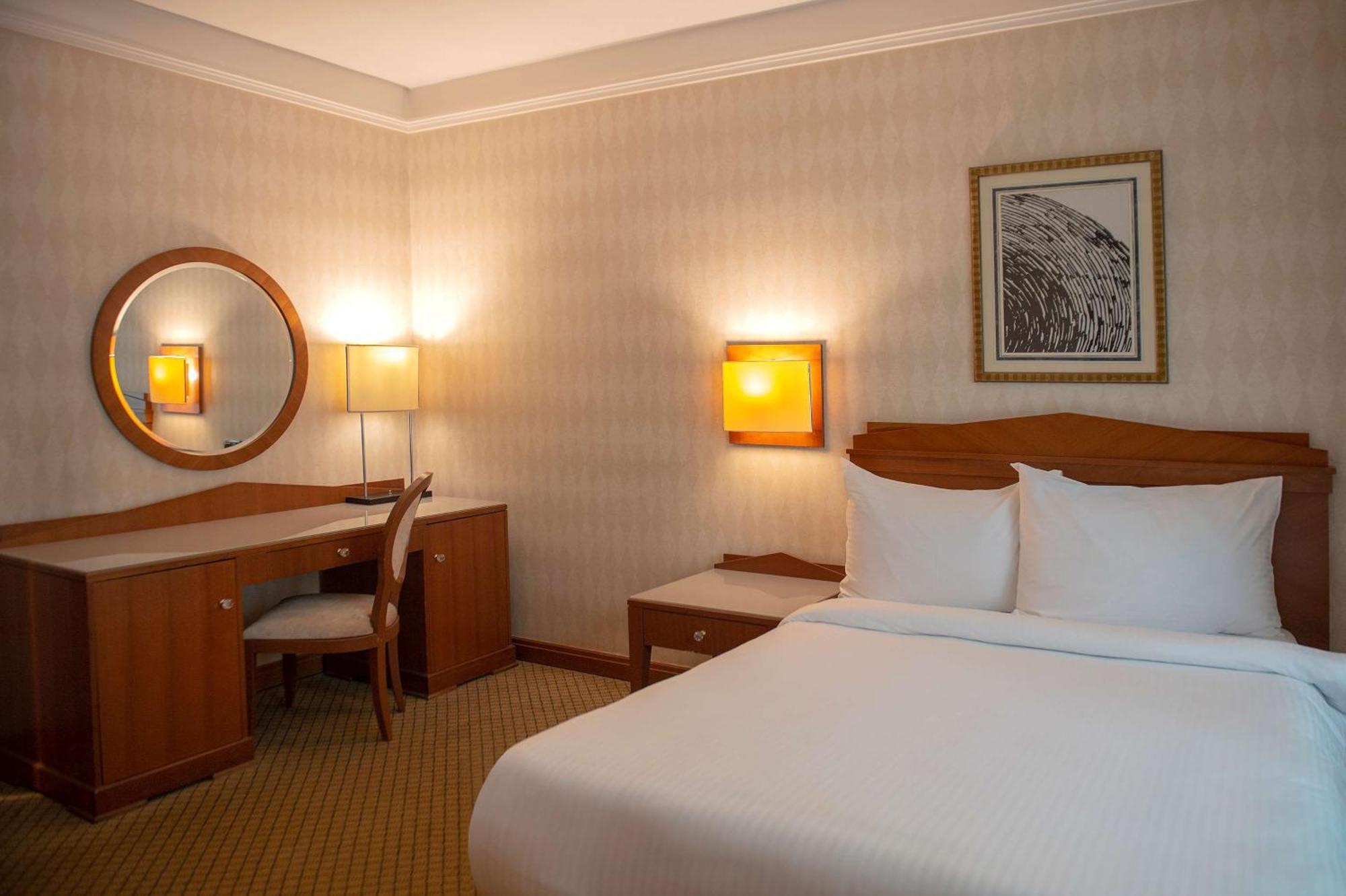 Radisson Blu Martinez Beirut Hotel Kültér fotó A room at the hotel
