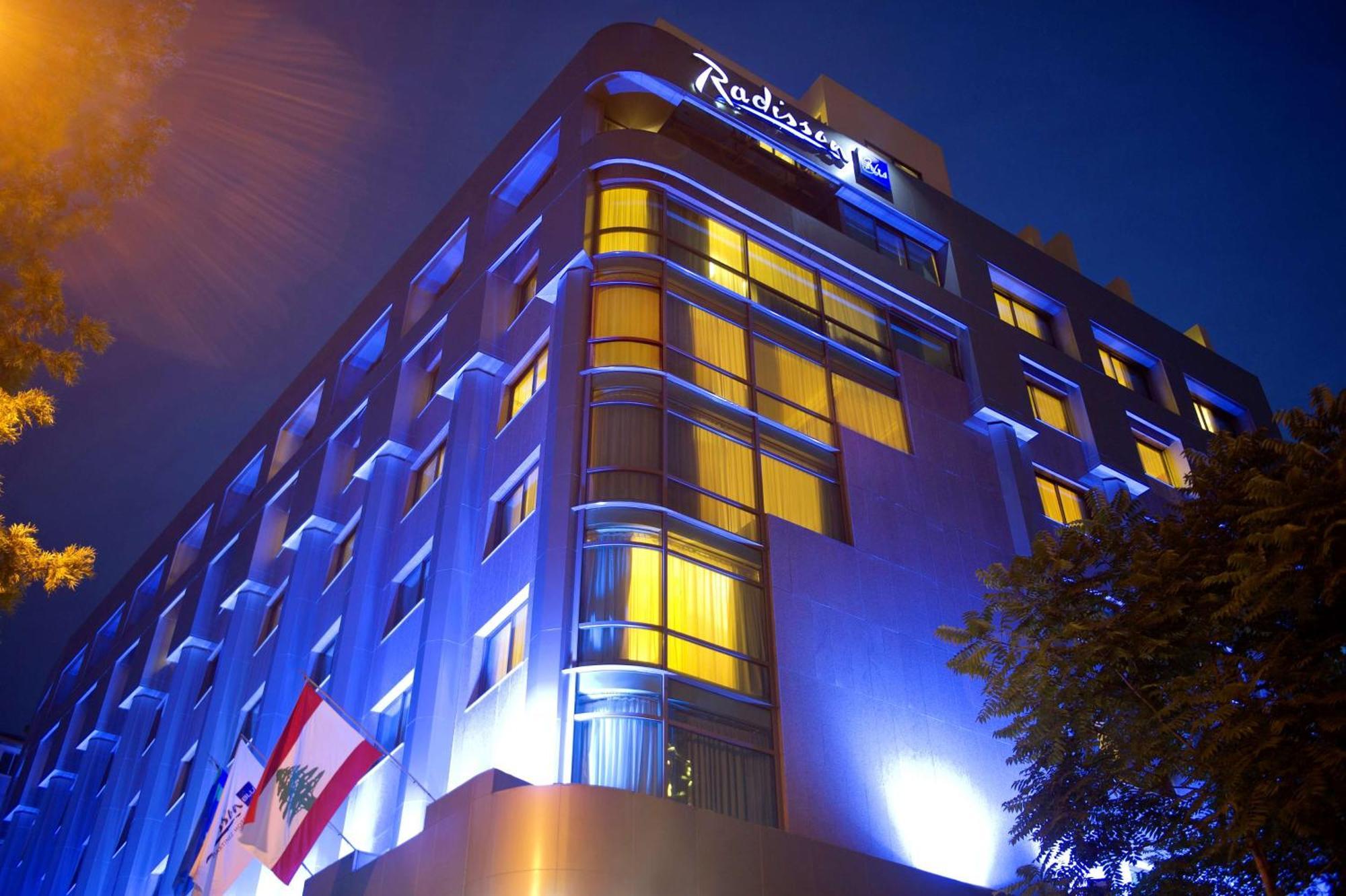 Radisson Blu Martinez Beirut Hotel Kültér fotó The Radisson SAS Royal Hotel in Copenhagen, Denmark